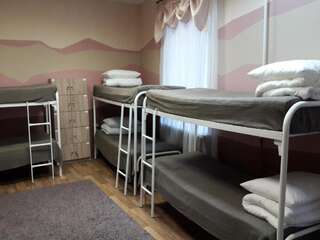 Гостиница БМ Хостел В.Новгород Великий Новгород Кровать в общем 10-местном номере для мужчин и женщин-7